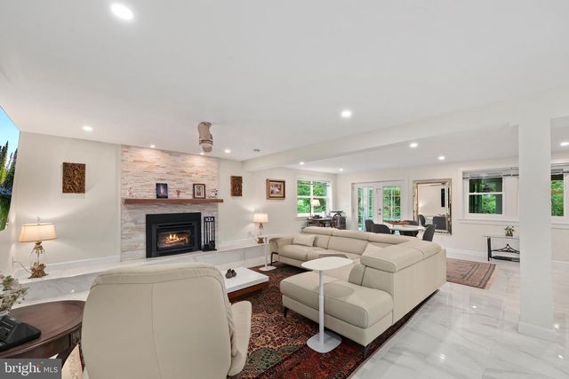 10146 SPRING LAKE TER, Fairfax, VA 22030