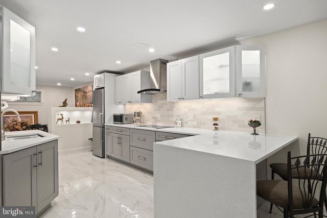 10146 SPRING LAKE TER, Fairfax, VA 22030