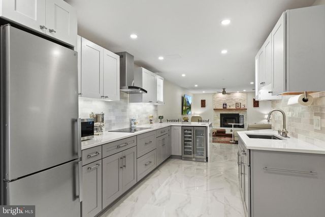 10146 SPRING LAKE TER, Fairfax, VA 22030