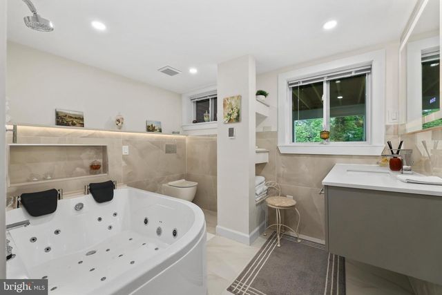 10146 SPRING LAKE TER, Fairfax, VA 22030