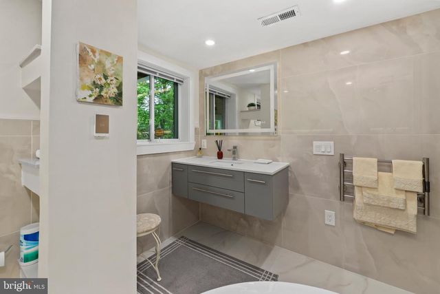 10146 SPRING LAKE TER, Fairfax, VA 22030