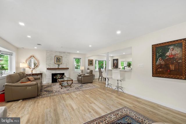 10146 SPRING LAKE TER, Fairfax, VA 22030