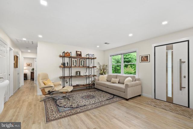 10146 SPRING LAKE TER, Fairfax, VA 22030