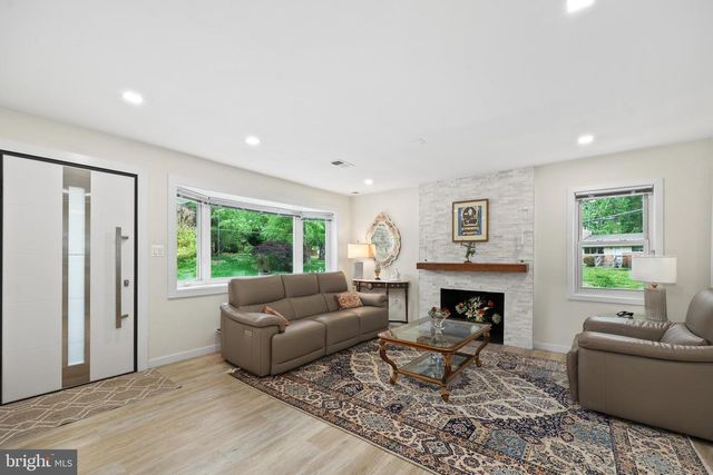 10146 SPRING LAKE TER, Fairfax, VA 22030