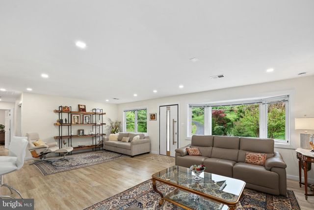 10146 SPRING LAKE TER, Fairfax, VA 22030
