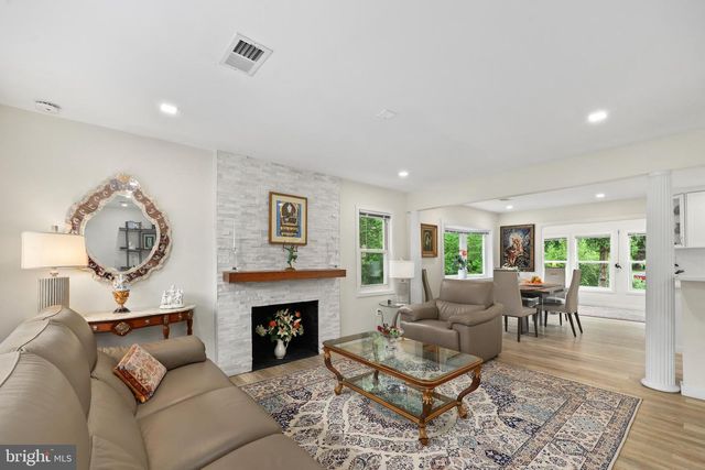 10146 SPRING LAKE TER, Fairfax, VA 22030