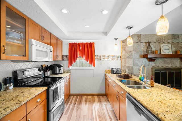 7104 BRAMBLEWOOD DRIVE, Port Richey, FL 34668