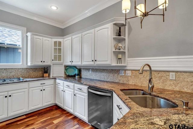 3934 Hanover Pl, Tyler, TX 75701