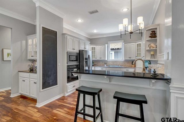 3934 Hanover Pl, Tyler, TX 75701