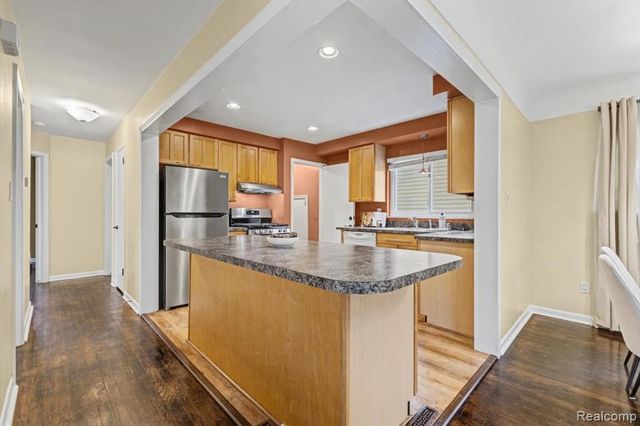 15403 Delaware Avenue, Redford, MI 48239