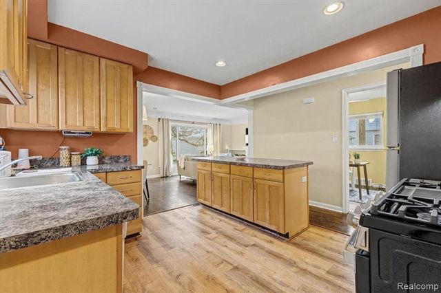 15403 Delaware Avenue, Redford, MI 48239