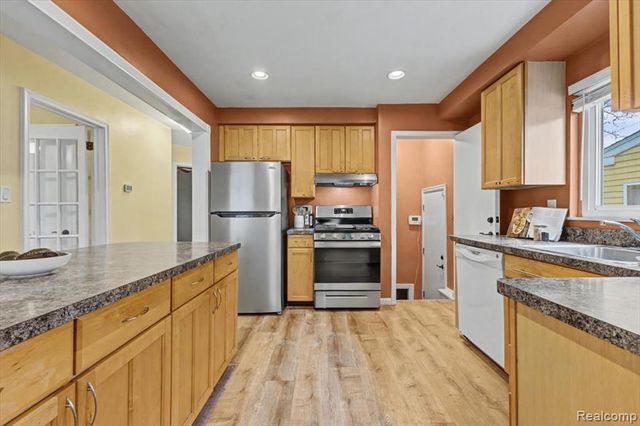 15403 Delaware Avenue, Redford, MI 48239