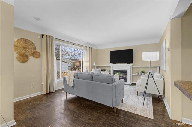 15403 Delaware Avenue, Redford, MI 48239