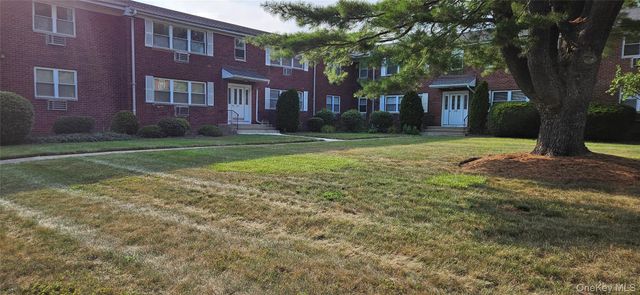 237 N Middletown Road H, Pearl River, NY 10965