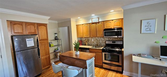237 N Middletown Road H, Pearl River, NY 10965