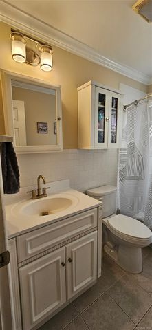 237 N Middletown Road H, Pearl River, NY 10965