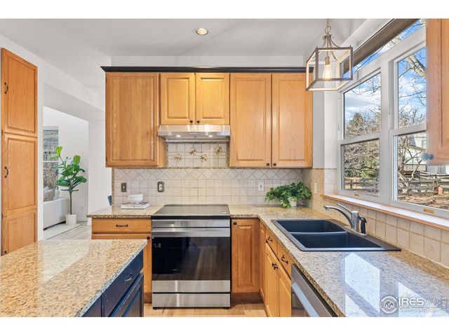 2307 Bluebird Dr, Longmont, CO 80504