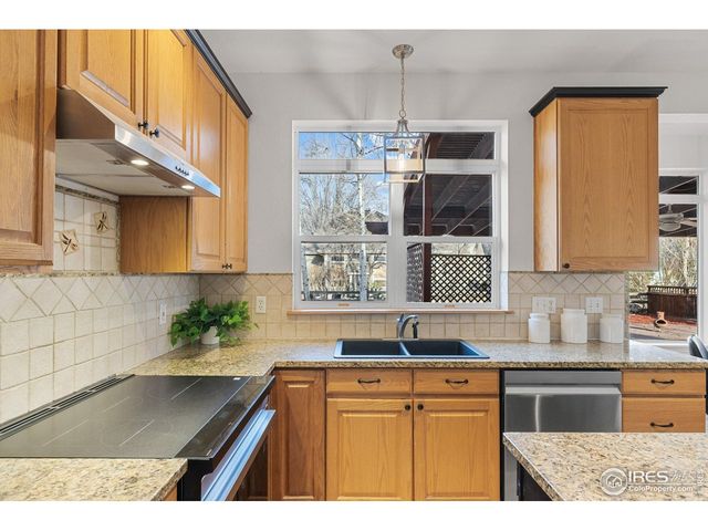 2307 Bluebird Dr, Longmont, CO 80504