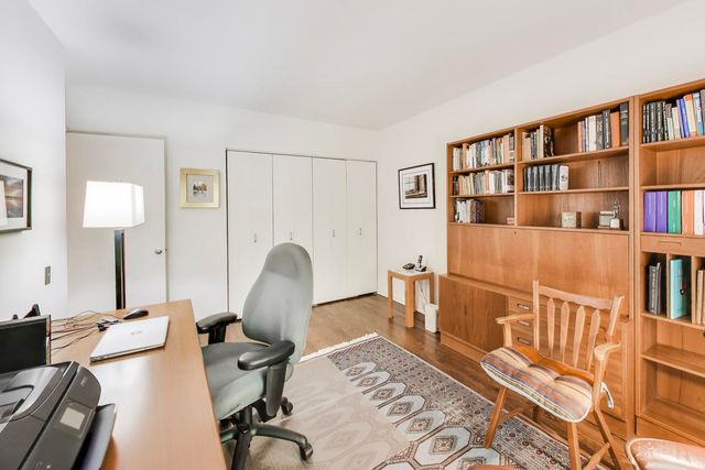 5508 S Kenwood Avenue, Chicago, IL 60637