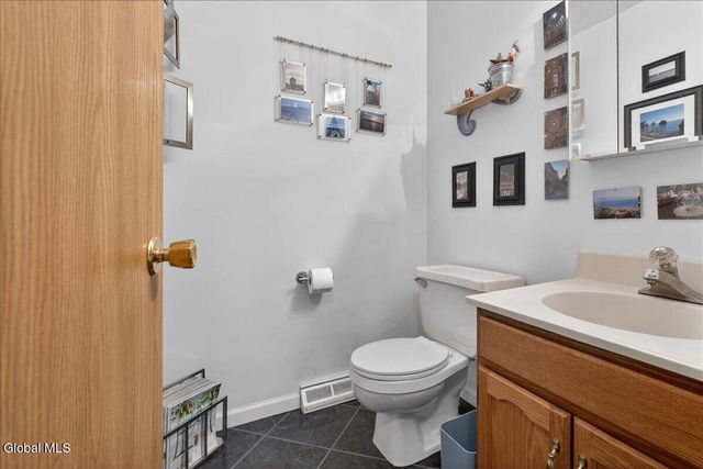 92 Cooks Court, Halfmoon, NY 12188