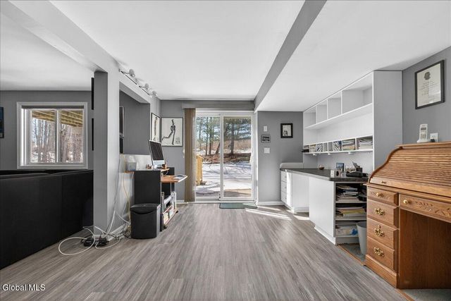 92 Cooks Court, Halfmoon, NY 12188