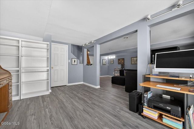 92 Cooks Court, Halfmoon, NY 12188