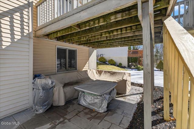 92 Cooks Court, Halfmoon, NY 12188