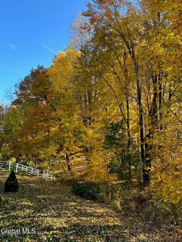 92 Cooks Court, Halfmoon, NY 12188