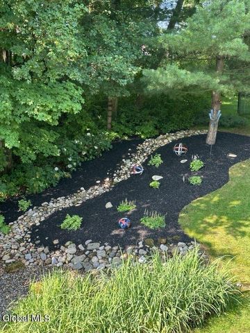 92 Cooks Court, Halfmoon, NY 12188