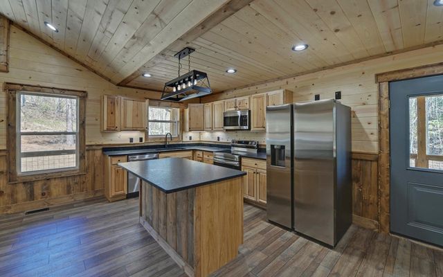 313 Burger Road, Murphy, NC 28906