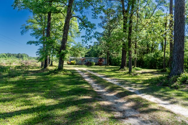 4892 State Road, Ridgeville, SC 29472