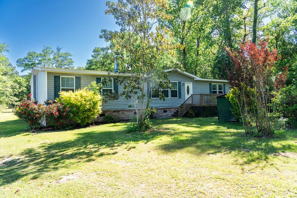 4892 State Road, Ridgeville, SC 29472