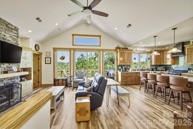 5564 Table View Lane, Lenoir, NC 28645