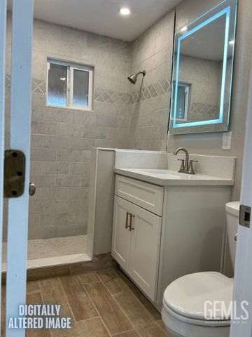 7716 Hall, Lamont, CA 93241