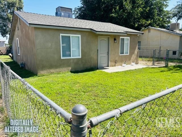 7716 Hall, Lamont, CA 93241