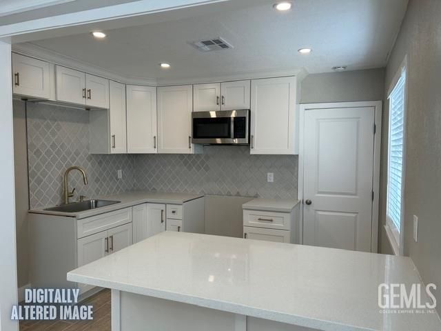 7716 Hall, Lamont, CA 93241