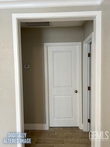 7716 Hall, Lamont, CA 93241