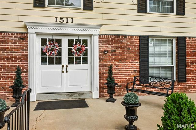 1511 Hampton Hall Drive 10, Chesterfield, MO 63017