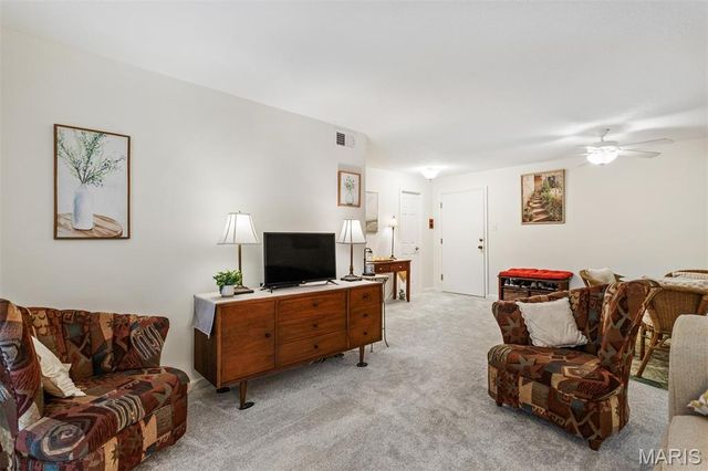 1511 Hampton Hall Drive 10, Chesterfield, MO 63017