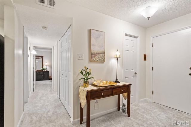 1511 Hampton Hall Drive 10, Chesterfield, MO 63017
