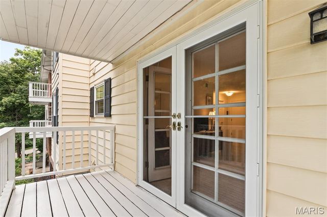1511 Hampton Hall Drive 10, Chesterfield, MO 63017