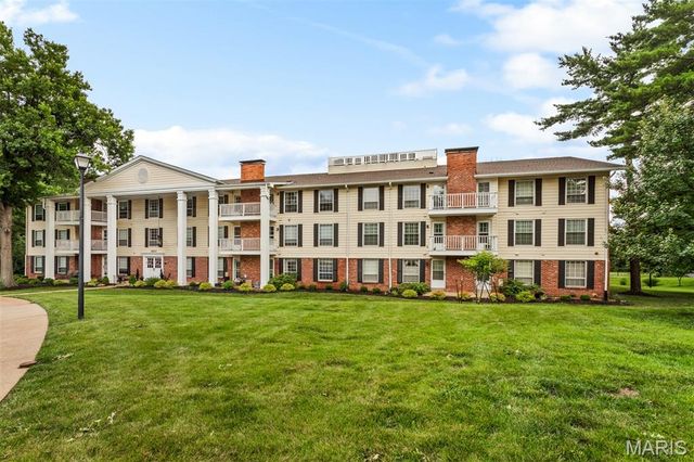 1511 Hampton Hall Drive 10, Chesterfield, MO 63017