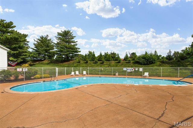 1511 Hampton Hall Drive 10, Chesterfield, MO 63017