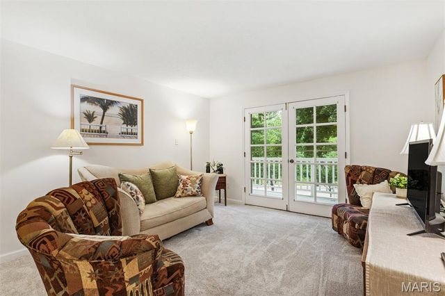 1511 Hampton Hall Drive 10, Chesterfield, MO 63017