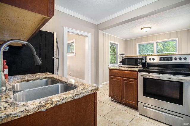 805 Miner Street, South Bend, IN 46617