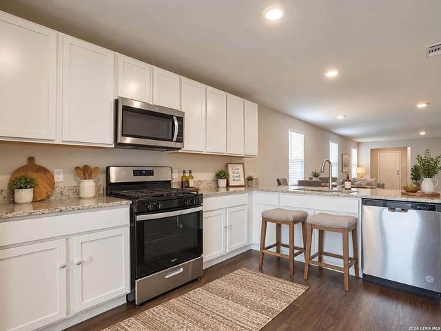 5402 FREDERICK BLF, Von Ormy, TX 78073