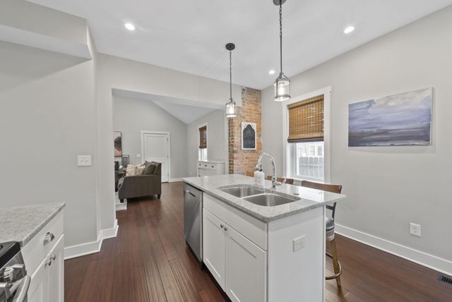 192 E 2nd Avenue, Columbus, OH 43201