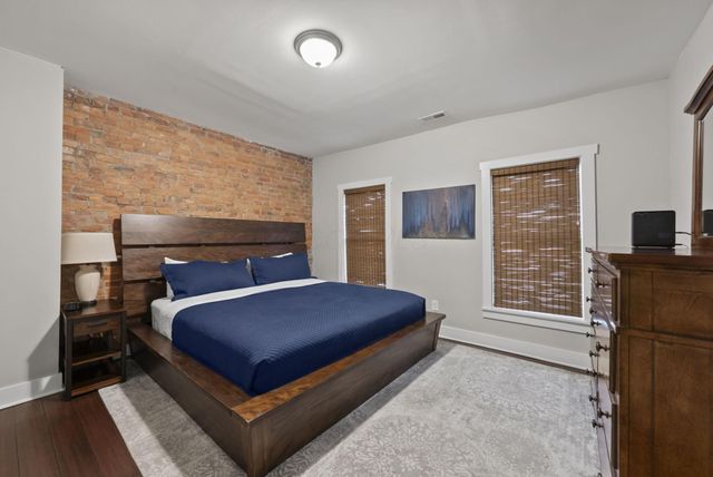 192 E 2nd Avenue, Columbus, OH 43201