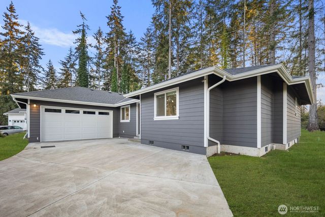 19515 26th Street Ct SW, Lakebay, WA 98349