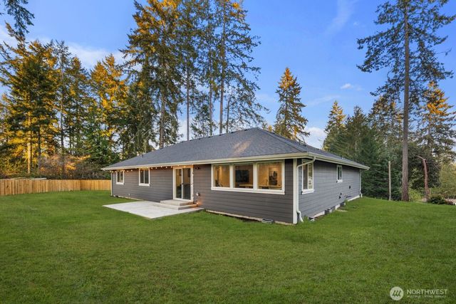 19515 26th Street Ct SW, Lakebay, WA 98349
